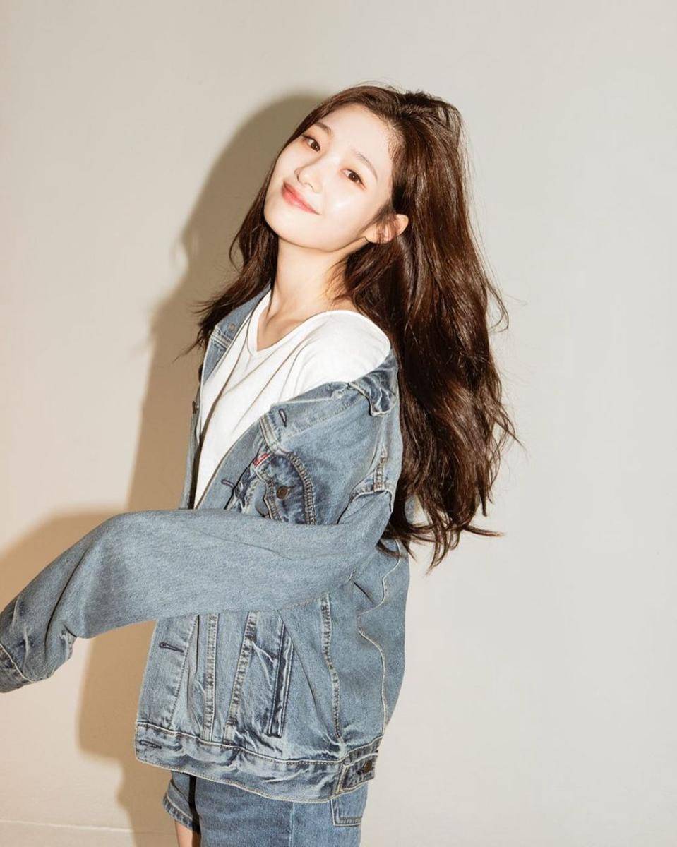 instagram.com/j_chaeyeoni
