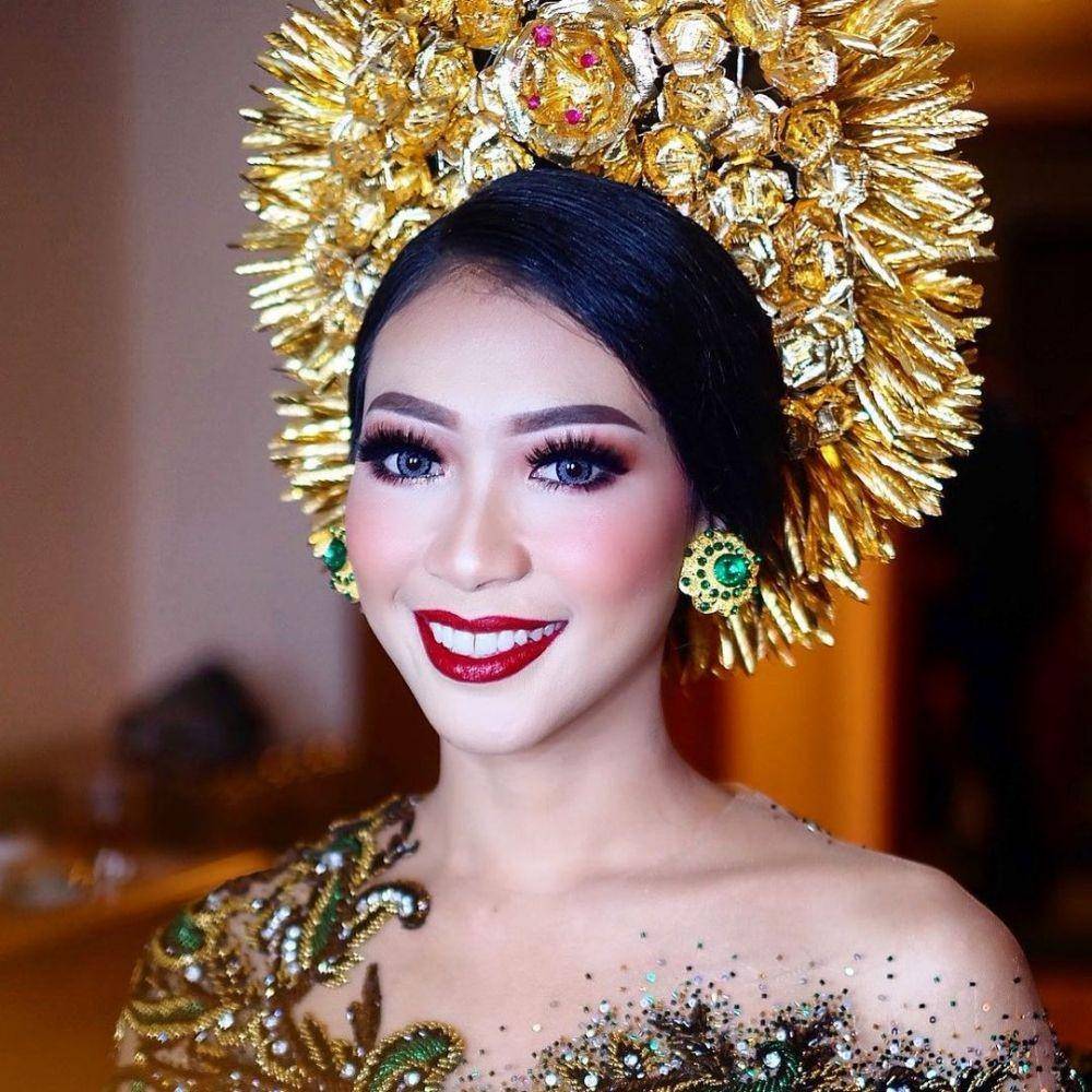Wedding makeup adat Bali (instagram.com/irwanriady)