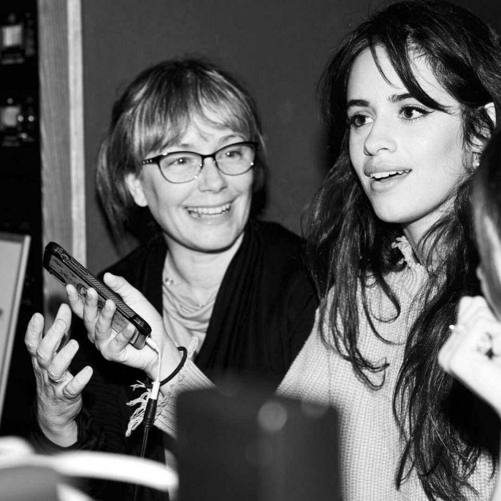 Camila Cabello dan ibu (instagram.com/camila_cabello)