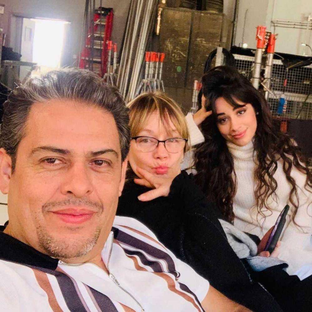 Camila dan kedua orang tuanya (instagram.com/camila_cabello)