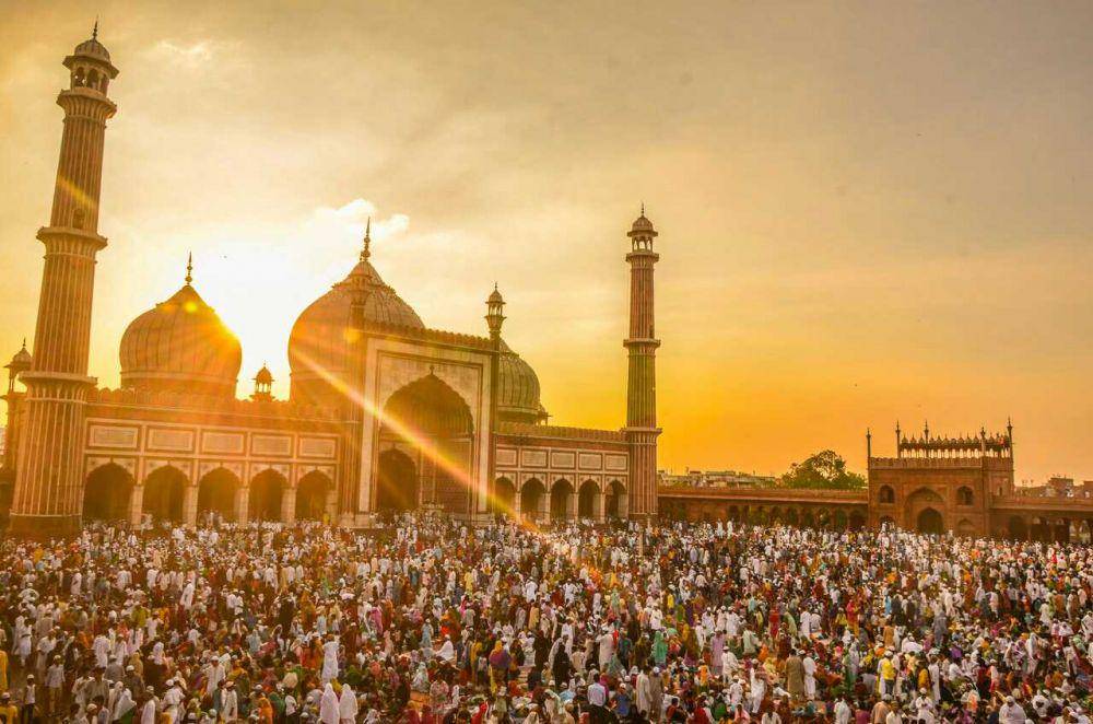 Umat Islam berkumpul di masjid. (Pexels.com/Rayn L)