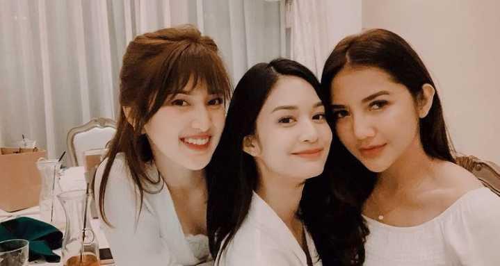 9 Potret Akrab Rosiana Dewi, Faradilla Yoshi, dan Alodya Desi