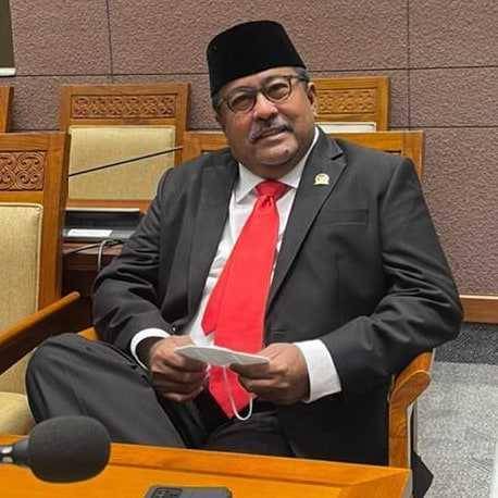 Rano Karno (instagram.com/si.rano)