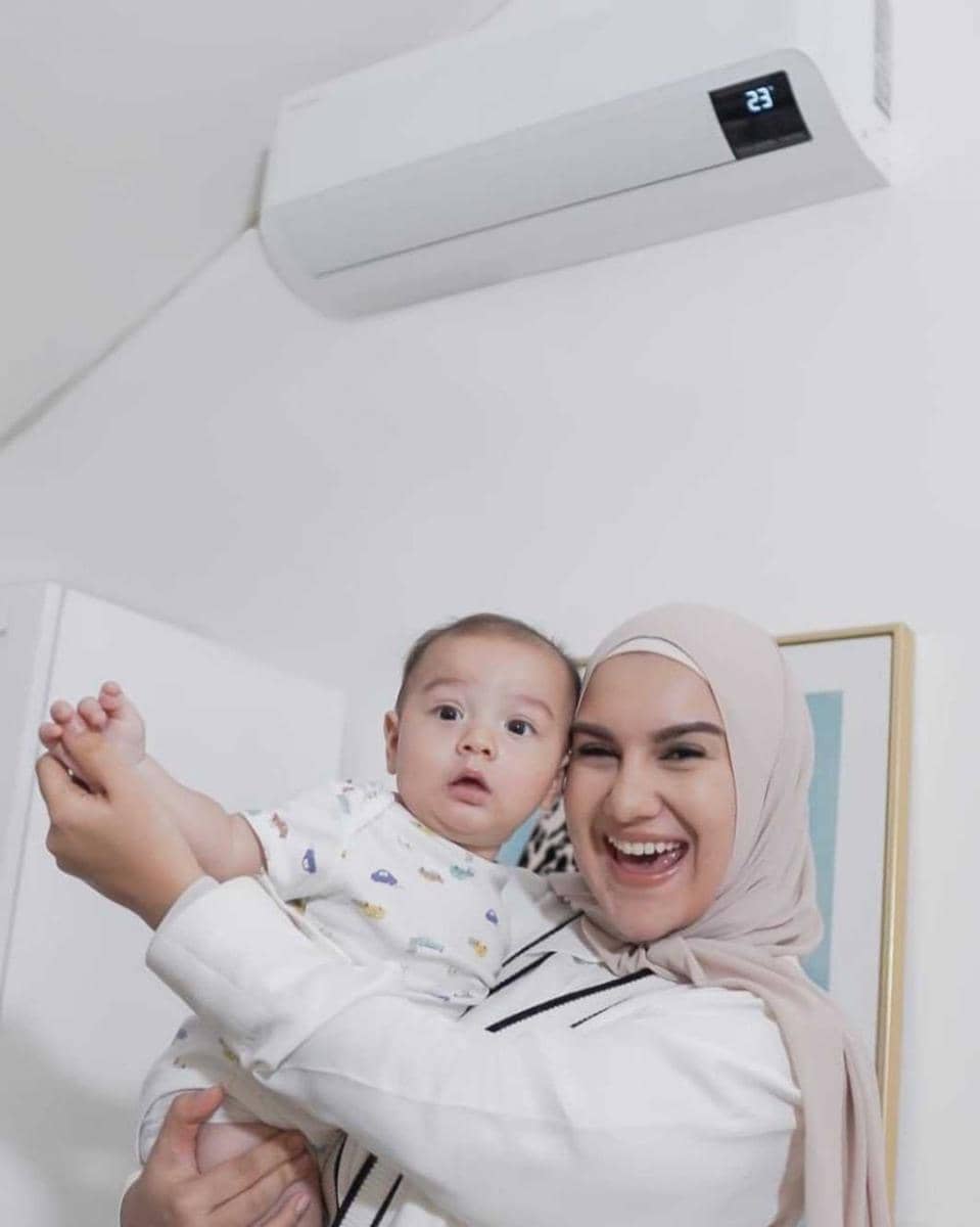 Irish Bella dan Air Rumi Akbar (instagram.com/_irishbella_)