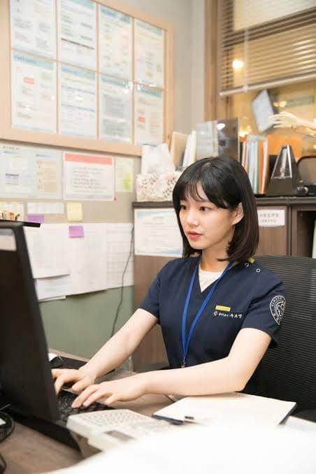 Lee Yoo Bi di A Poem a Day (dok. tvN via Topstarnews)