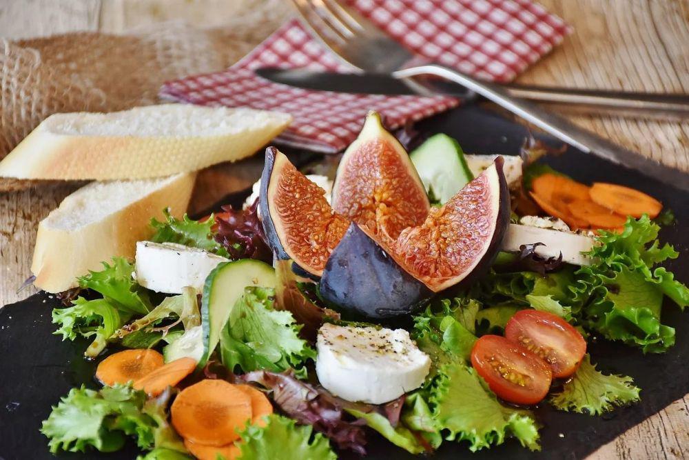 5 Nutrisi Penting untuk Mengatasi Jerawat, Kulit Jadi Mulus!