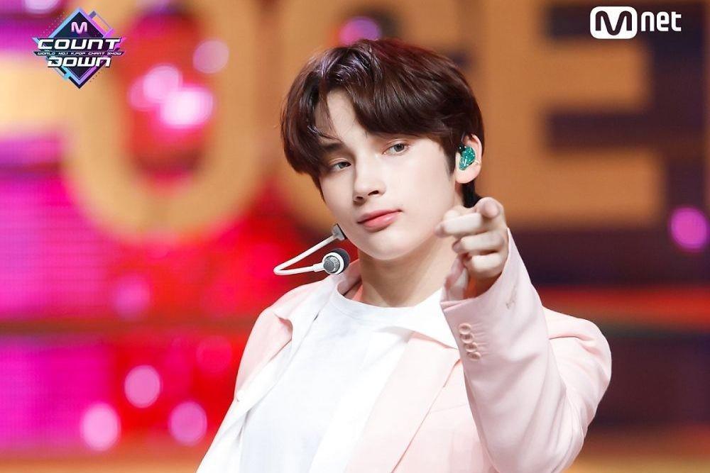 Siap Comeback, 9 Potret On Stage Huening Kai TXT yang Selalu Memukau