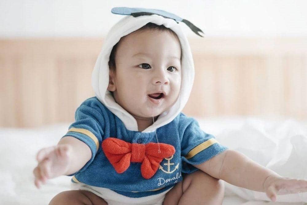 Bungsu Kesayangan, 10 Potret Gemas Mars Anak Ringgo Agus