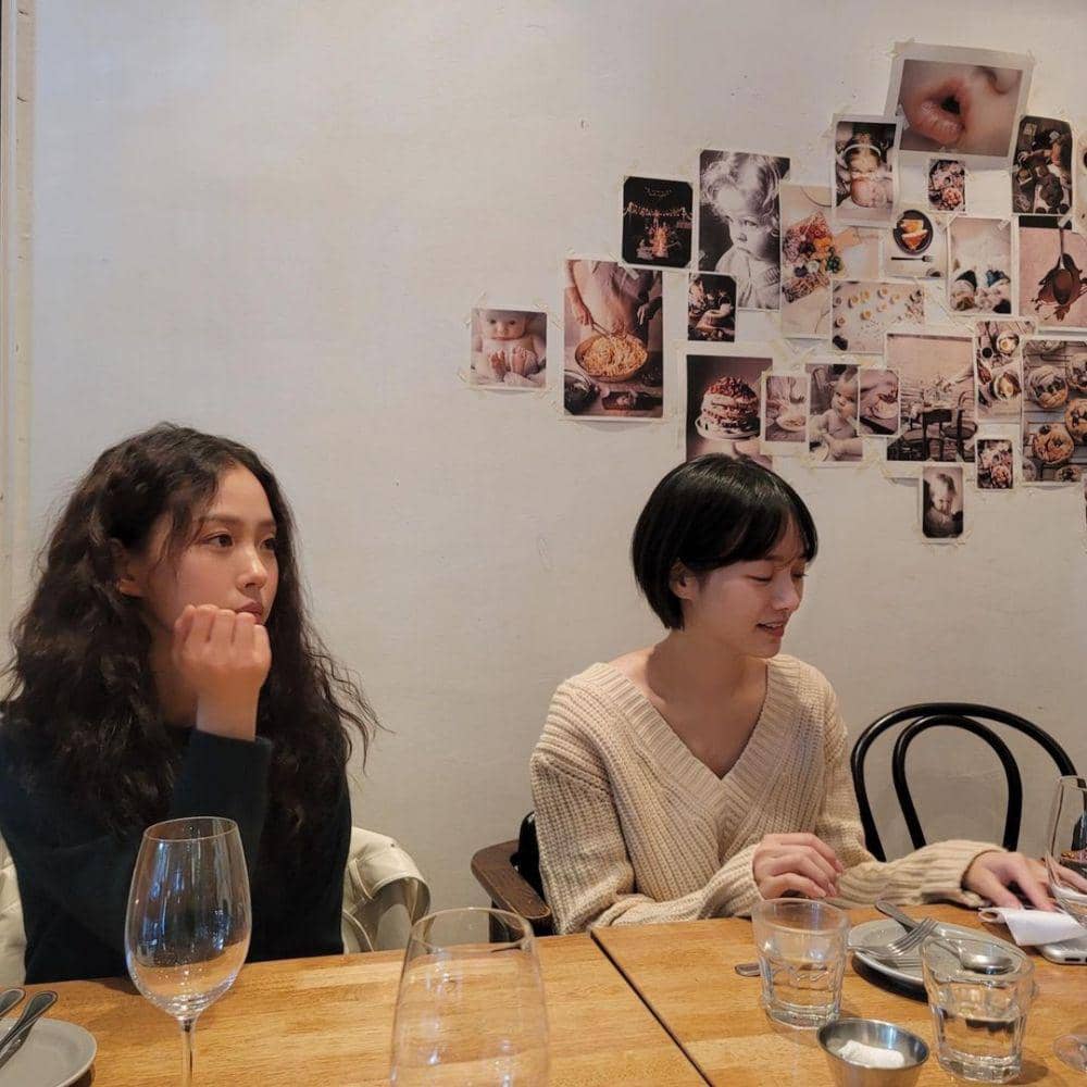 Potret Go Min Si dan Park Gyu Young saat hangout bersama (instagram.com/gominsi)