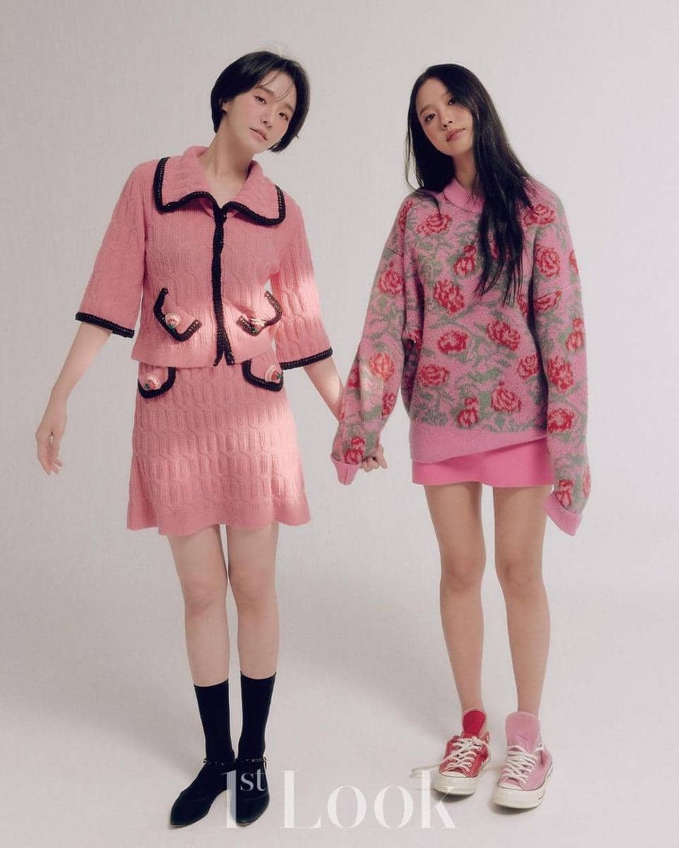 Pemotretan Go Min Si dan Park Gyu Young untuk majalah 1st Look (instagram.com/lavieenbluu)