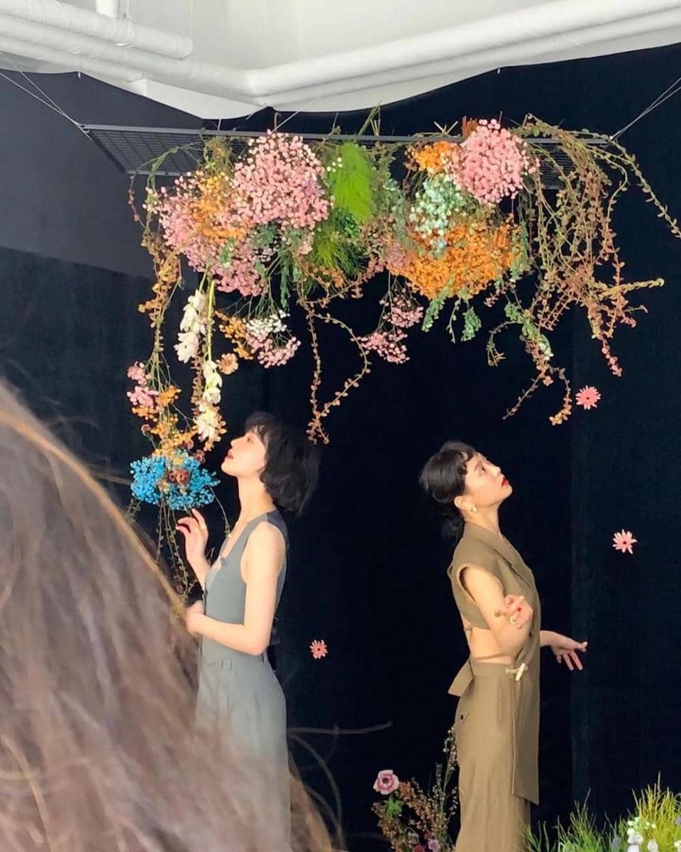 Potret di balik layar Go Min Si dan Park Gyu Young sebagai brand ambassador ternama (instagram.com/gominsi)