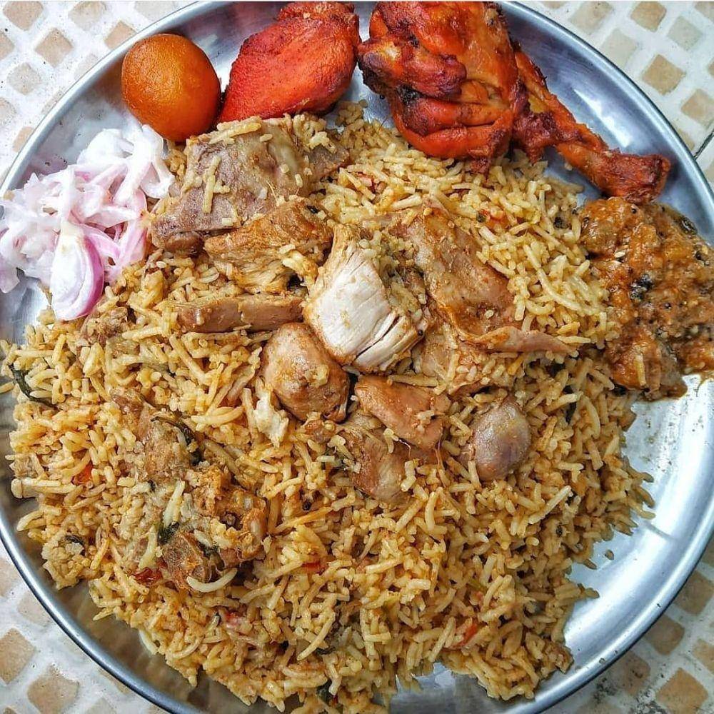 Biryani (instagram.com/foodwaligali_)