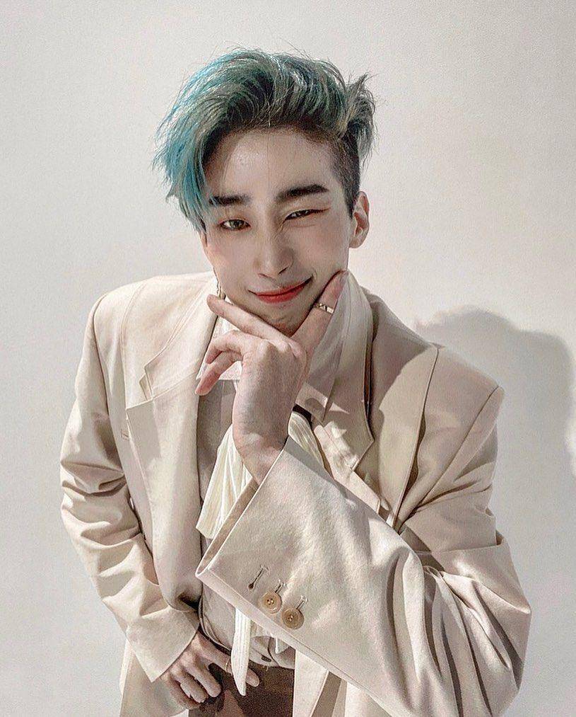 Seungwoo VICTON (instagram.com/w_o_o_y_a)