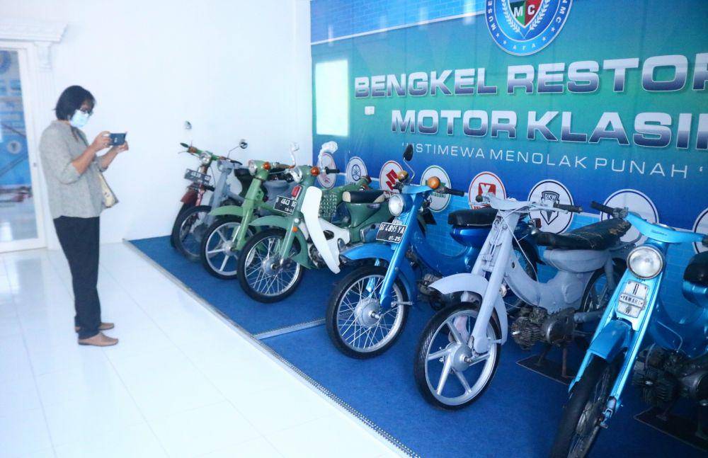 Koleksi motor tua yang ada di museum motor classic. IDN Times/Alfi Ramadana