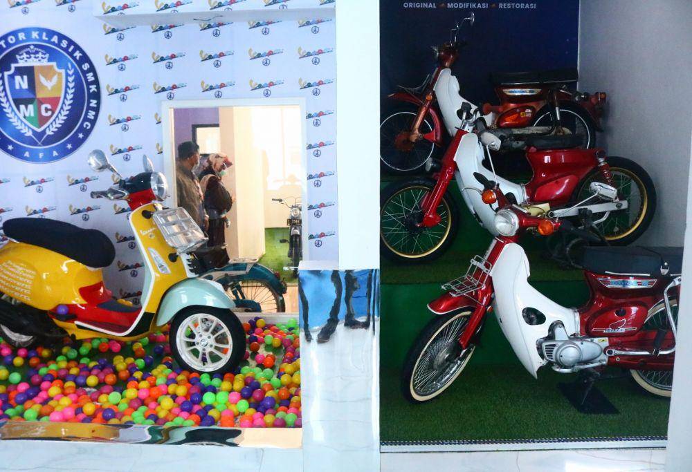 Koleksi motor classic dan paling baru di museum motor classic di SMK NMC, Kota Malang. IDN Times/Alfi Ramadana