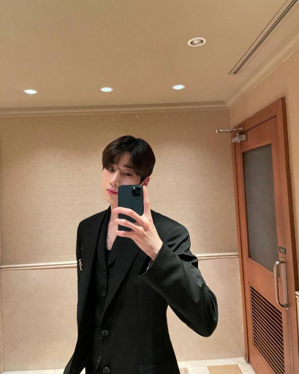 Seungwoo VICTON (instagram.com/w_o_o_y_a)