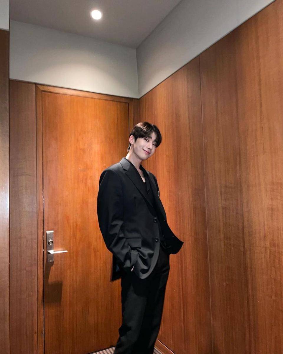 Seungwoo VICTON (instagram.com/w_o_o_y_a)