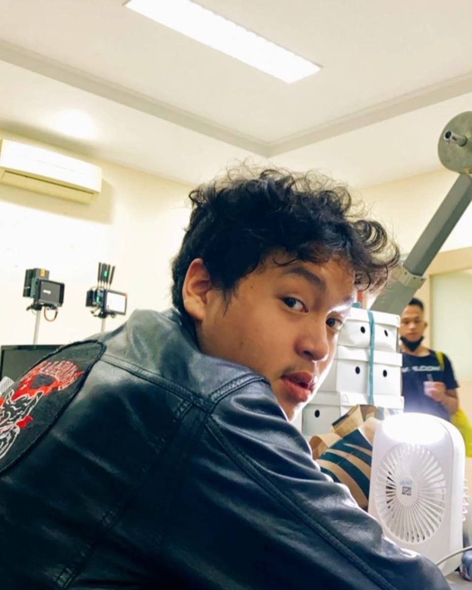 Fatih Unru di web series Antares (instagram.com/antarestheseries)