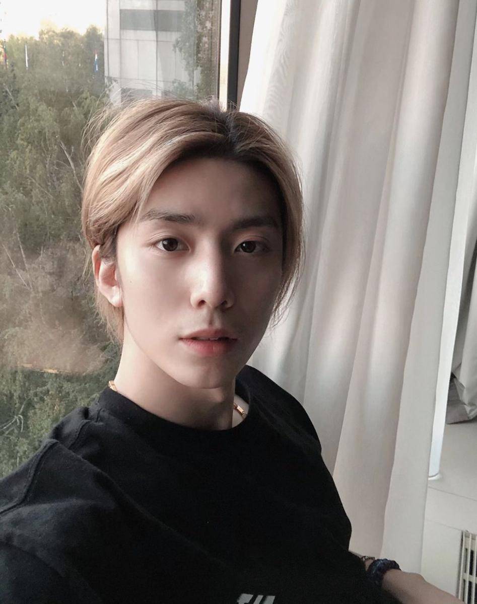 Hwiyoung SF9 (twitter.com/SF9official)