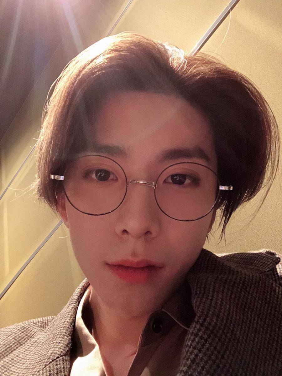 Hwiyoung SF9 (twitter.com/SF9official)