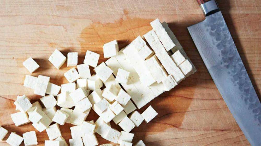 ilustrasi tofu (greatist.com)