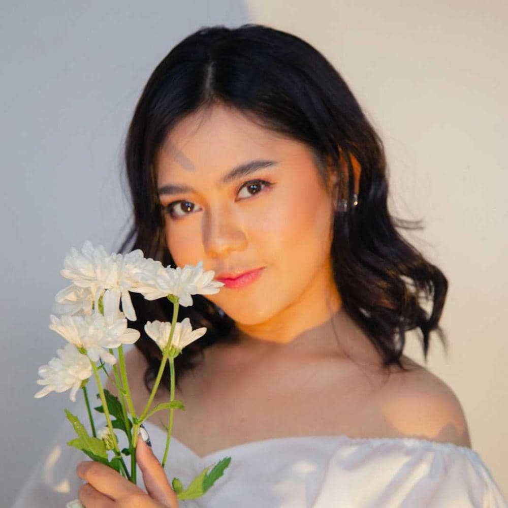 Ziva Magnolya (instagram.com/zivamagnolya)