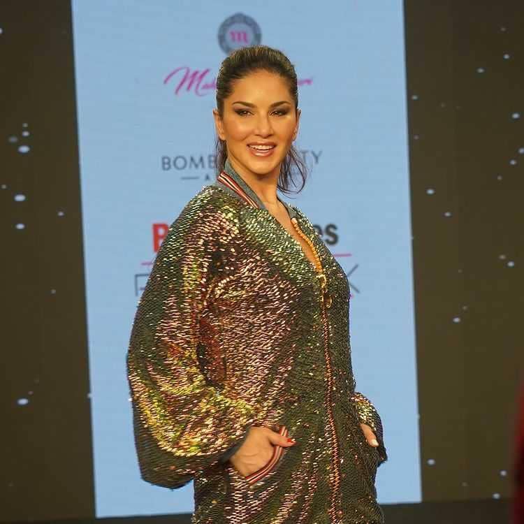 Sunny Leone (instagram.com/sunnyleone)