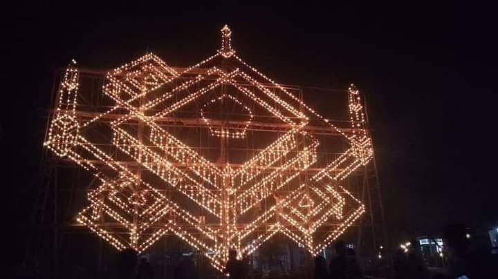 Komplek Masjidil Haram di bentuk dari lampu colok. (instagram.com/meranti_update)