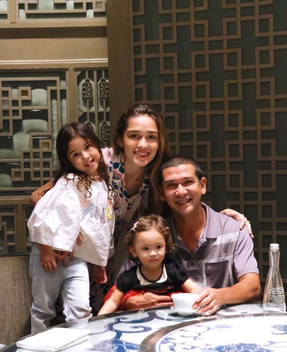 Yasmine Wildblood dan keluarga (instagram.com/yaswildblood)