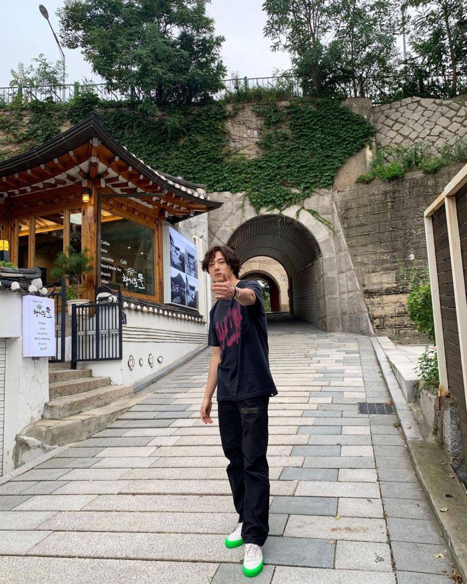 ootd Jung Il Woo (instagram.com/jilwww)