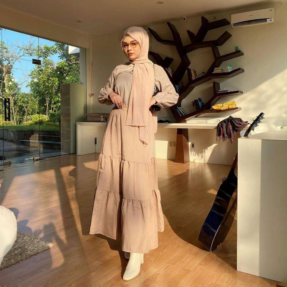 Nadia Nur Aulya  (instagram.com/nadianraulya)