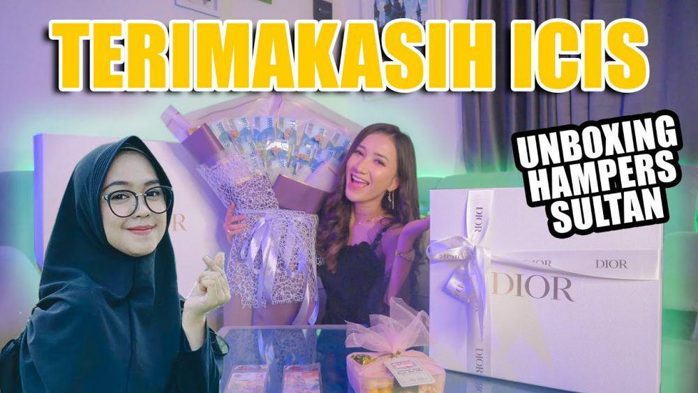 Berisi Barang Mewah, 9 Potret Ria Ricis Bongkar Isi Hampers untuk Tim
