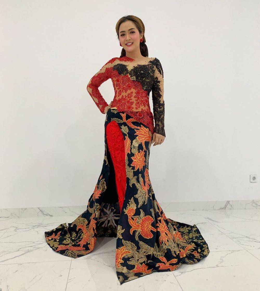 Vega Darwanti (instagram.com/vegadarwanti123/)