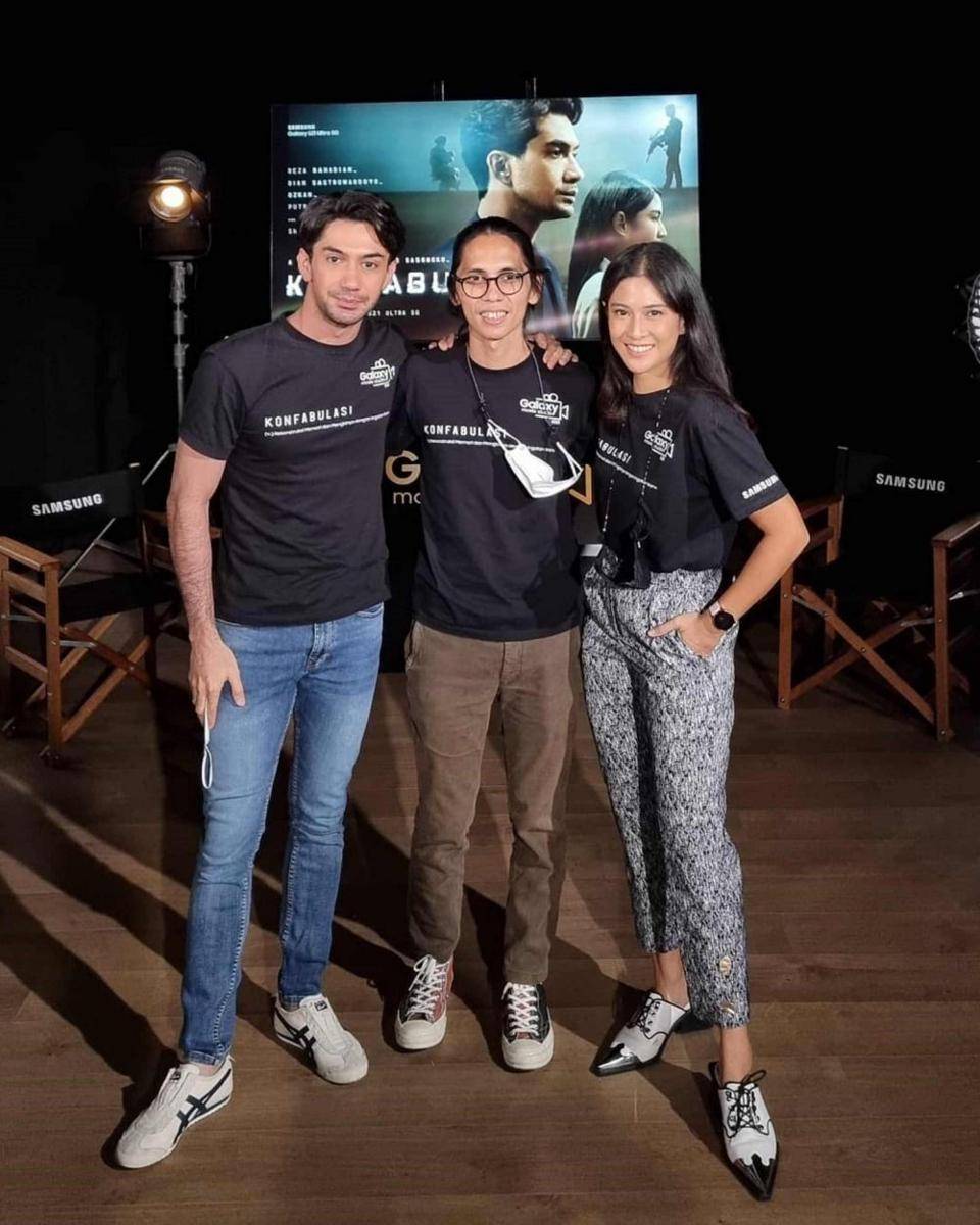Reza Rahadian, Angga Dwimas Sasongko, dan Dian Sastrowardoyo. (Instagram.com/officialpilarez/)