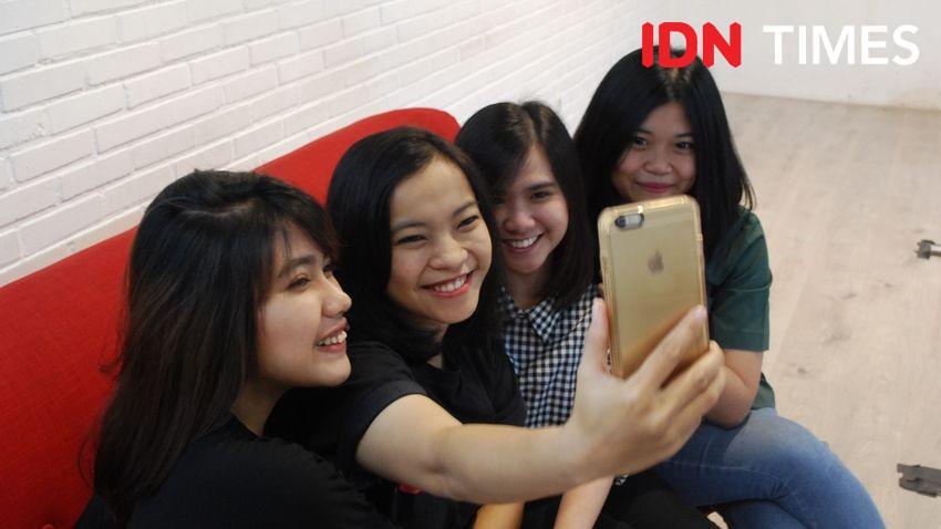 6 Trik Pose Selfie Bareng Keluarga pas Lebaran, Contek deh