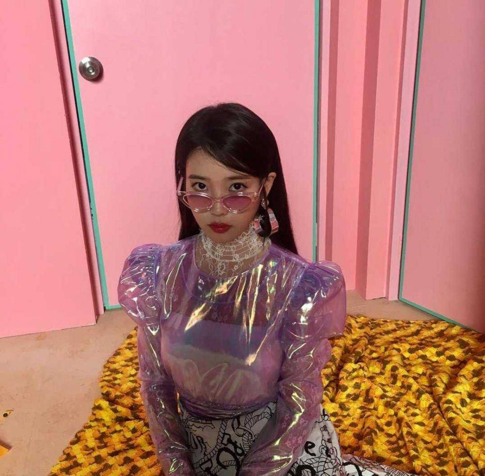 Potret IU dengan tatapan tajamnya (instagram.com/dlwlrma)
