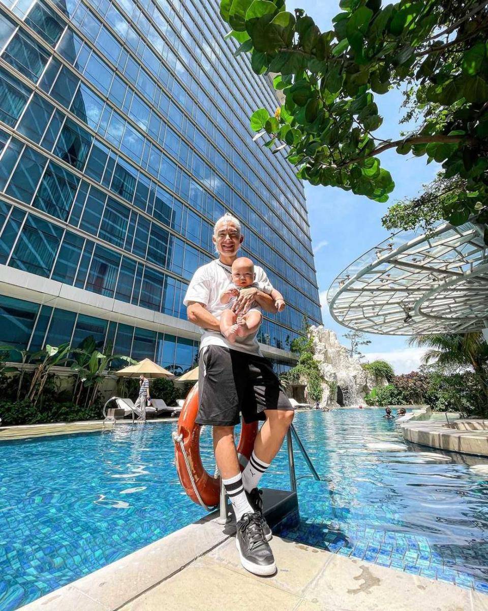 Kim Kurniawan dan anak (instagram.com/kimkurniawan)