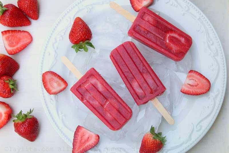ilustrasi strawberry popsicles (ricetteconbimby.it)