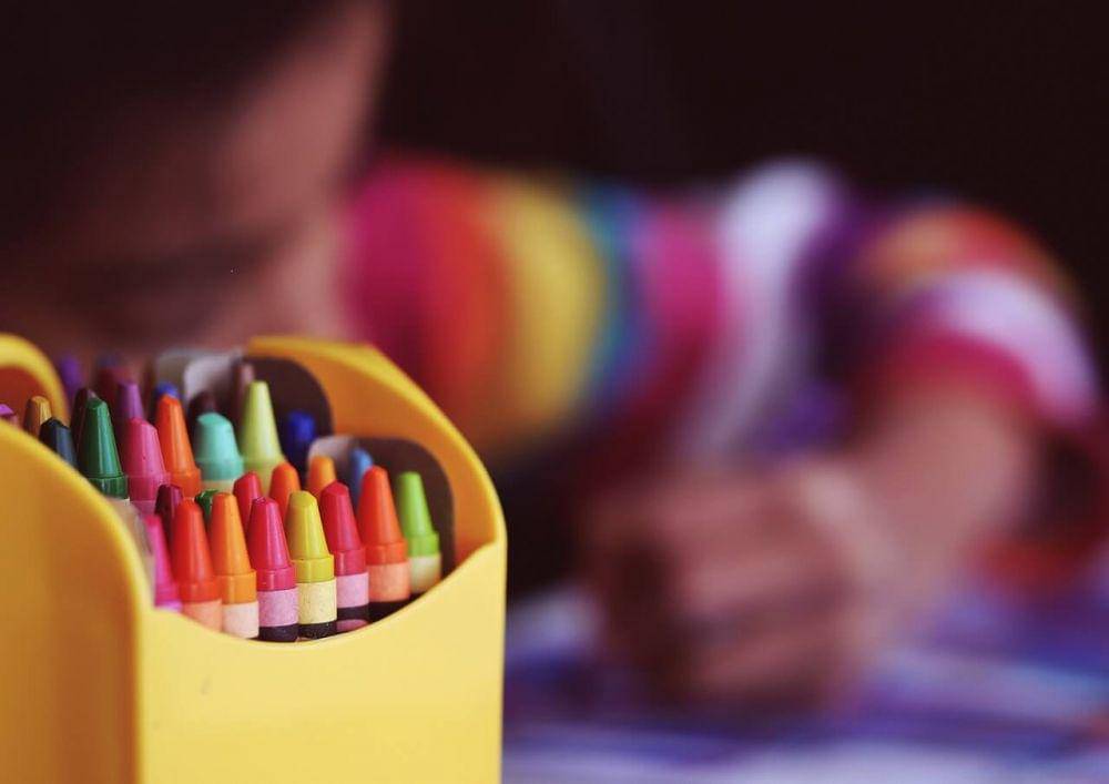 Ilustrasi anak sedang menggambar (pixabay.com/Free-Photos)
