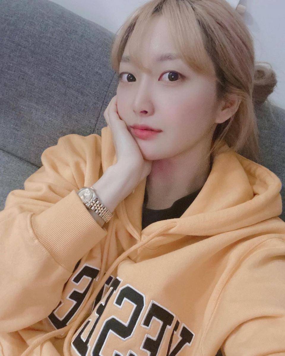 Punch (instagram.com/punchbaebae)