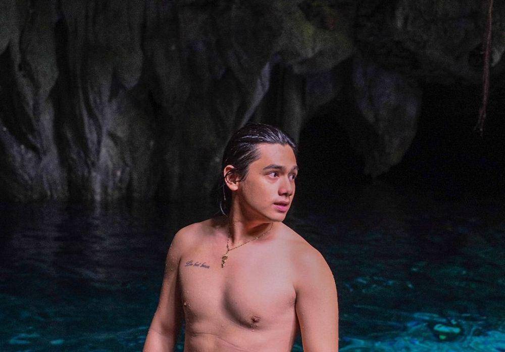 Rayn Wijaya plesiran ke pantai. (instagram.com/raynwijaya26)