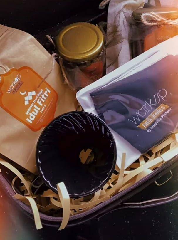 Hampers Idul Fitri. (Tangkapan layar cerita Instagram.com/indahindriana)