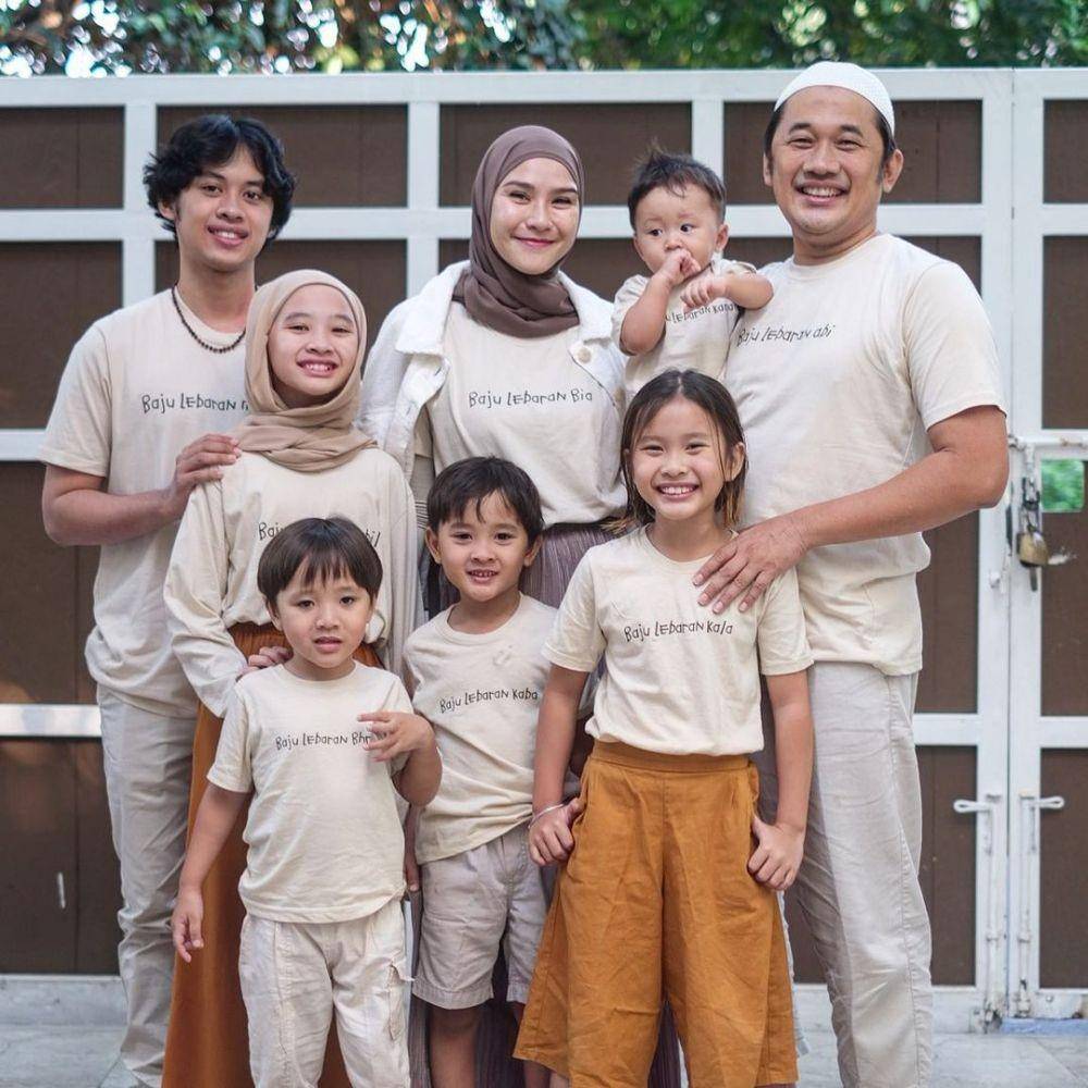 Keluarga Hanung Bramantyo dan Zaskia Adya Mecca (instagram.com/hanungbramantyo)