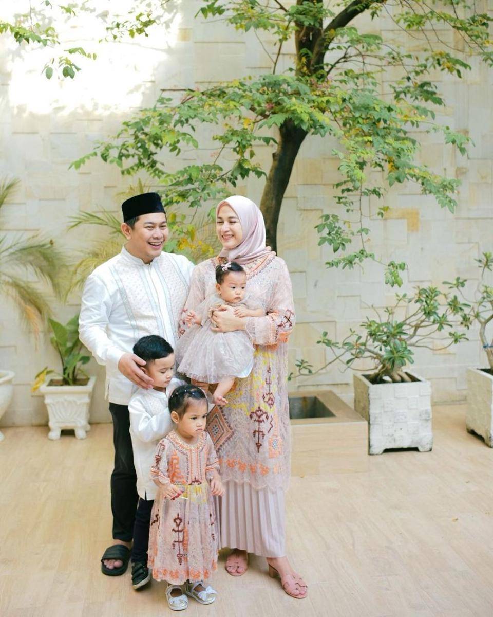 Keluarga Nina Zatulini (instagram.com/ninazatulini22/