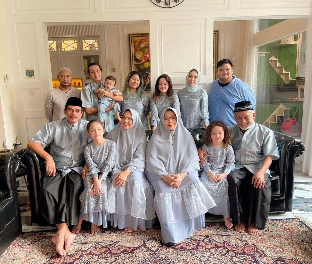 Lebaran keluarga Andika Pratama (instagram.com/ussypratama)