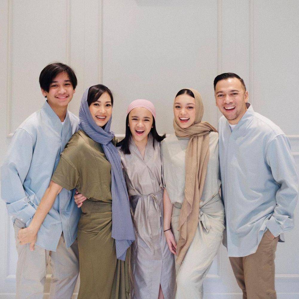 Kelaurga Riafinola Be3 dan Naura (instagram.com/naura.ayu/)