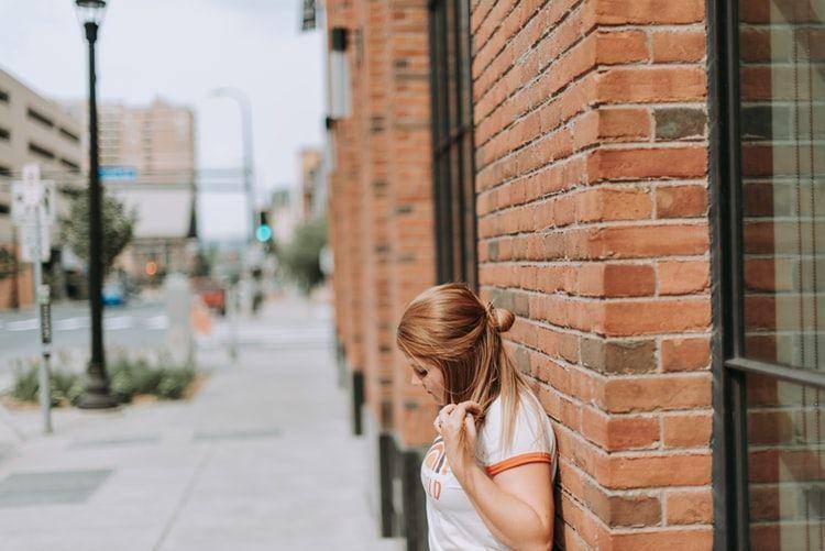 Ilustrasi perempuan galau (unsplash.com/srosinger3997)