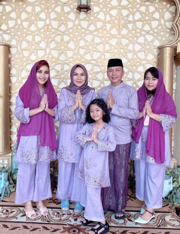 Ayu Ting Ting dan keluarga (Instagram.com/ayutingting92)