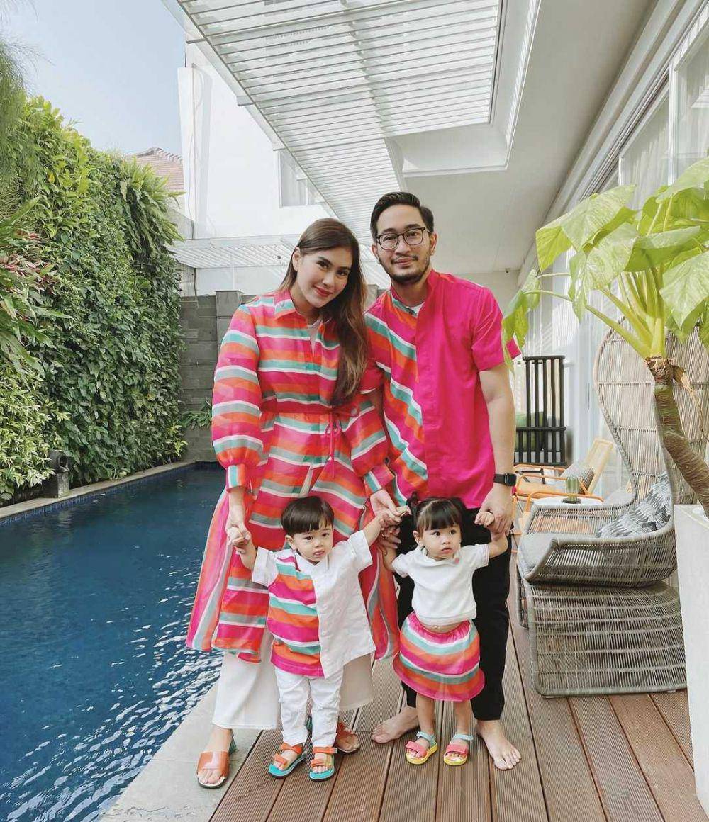 Keluarga Syahnaz (Instagram.com/syahnazs)