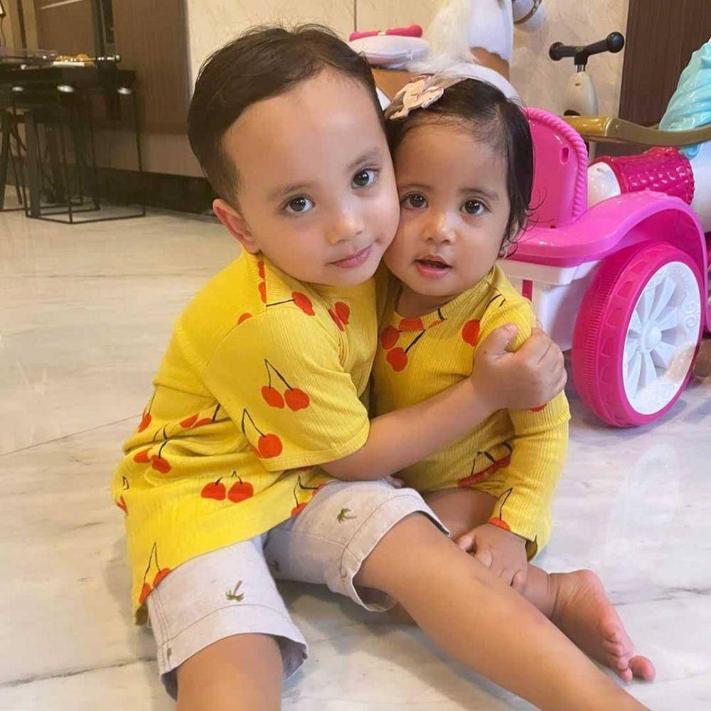 Xabiru dan Chava (instagram.com/rachelvennya)